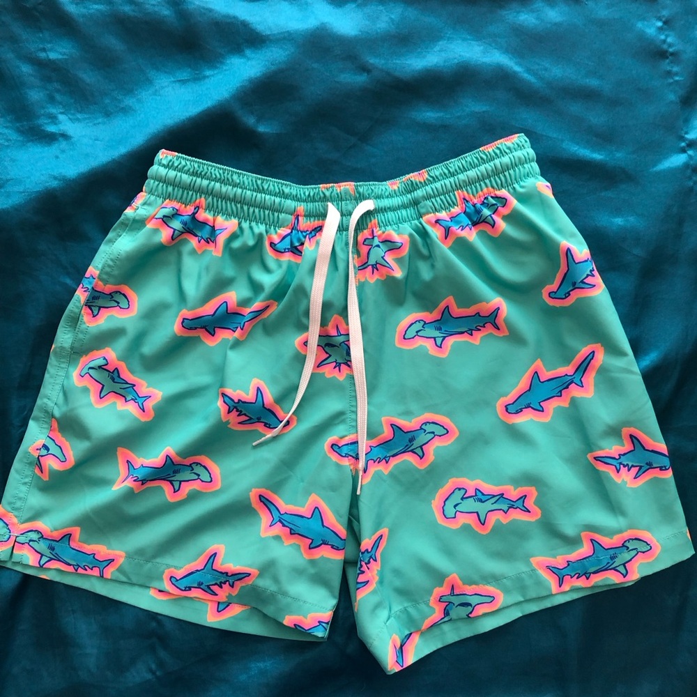 Chubbies Hammerhead Shark Swim Trunks Mens Medium Teal 5.5" Inseam Coastal EUC